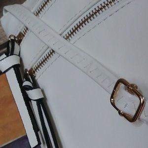 White Crossbody 🆕Bag🌷